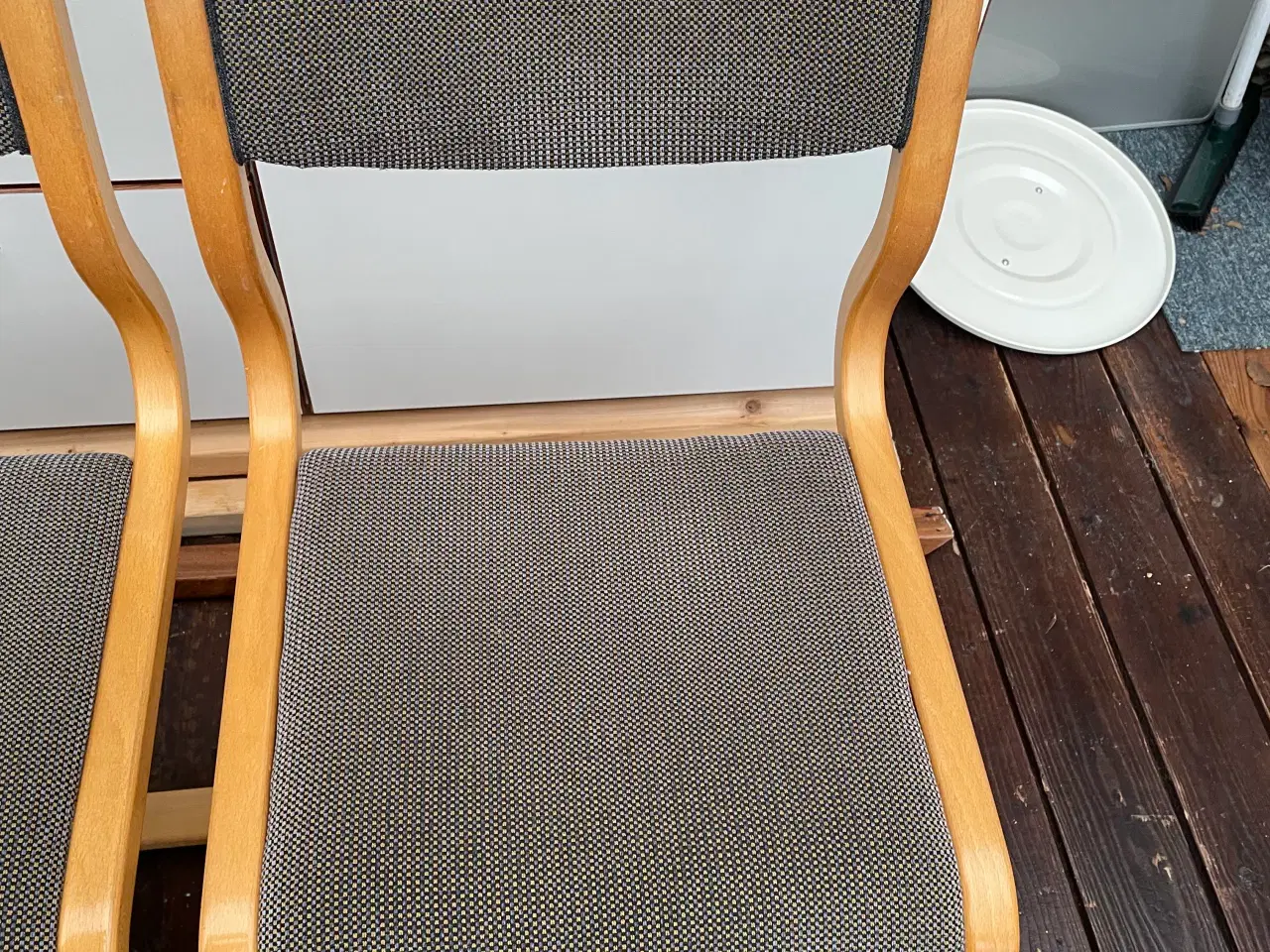 Billede 11 - Bøgetræ spisebord med frisvinger stole