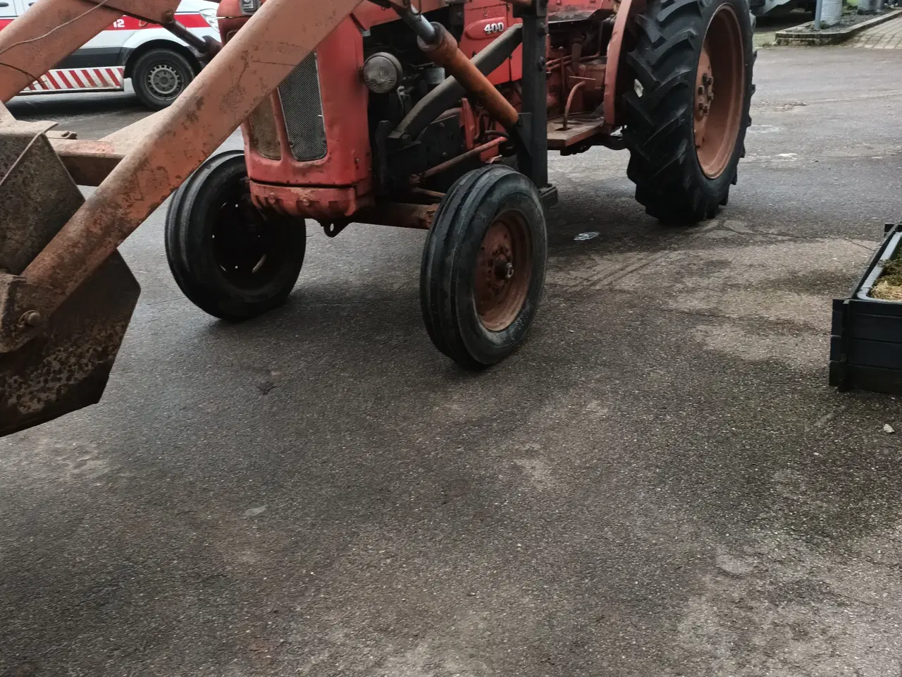 Billede 2 - Diesel Traktor med frontlæsser