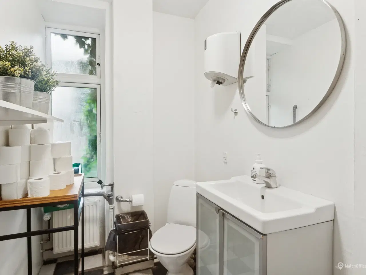 Billede 6 - I hjertet af Nørrebro og midt på Sankt Hans Torv udbydes charmerende butikslejemål