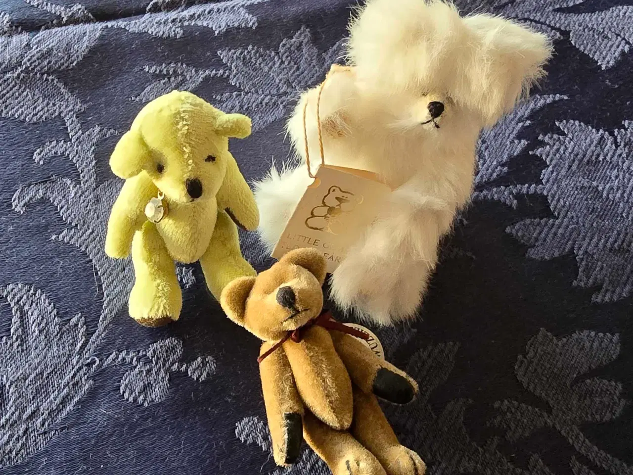 Billede 2 - Tre små håndsyede bamser