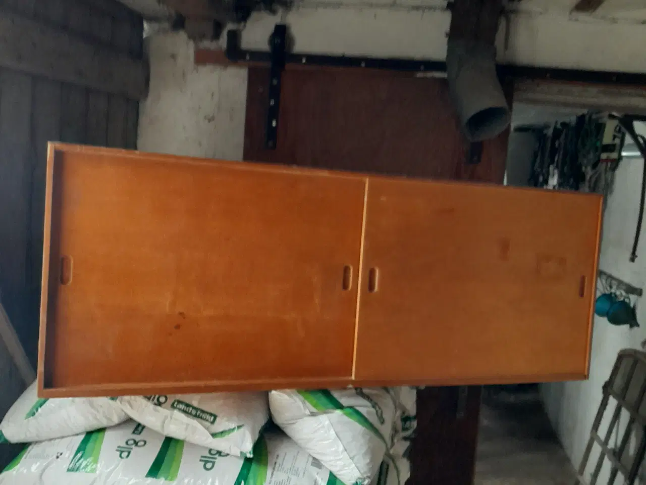 Billede 1 - Skab med skydelåger