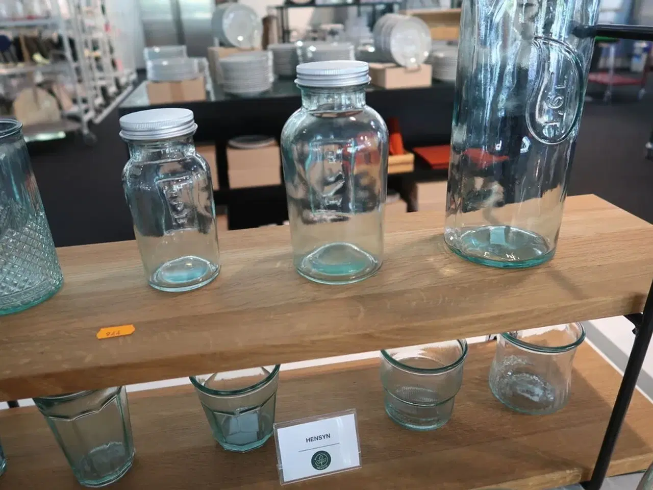 Billede 5 - Opsatse med dispenser, glas og flasker