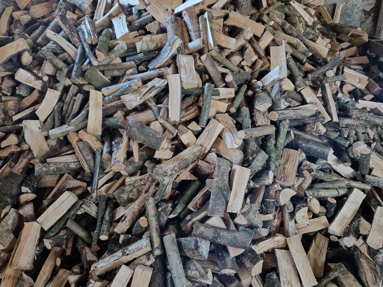 Billede 1 - Tørt kløvet birke træ