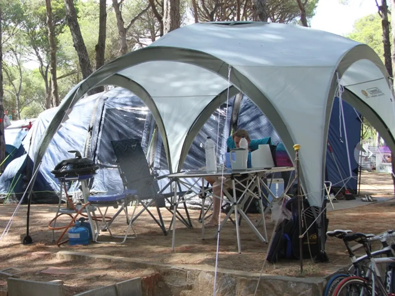 Billede 5 - Outwell Flagstaff 6A lufttelt med tæppe og shelter