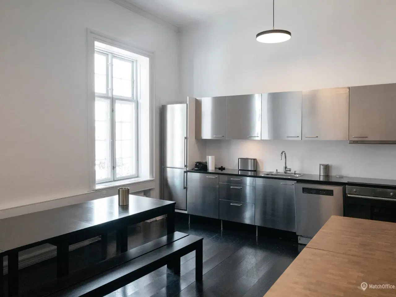 Billede 12 - Fuldt møbleret kontor klar til indflytning