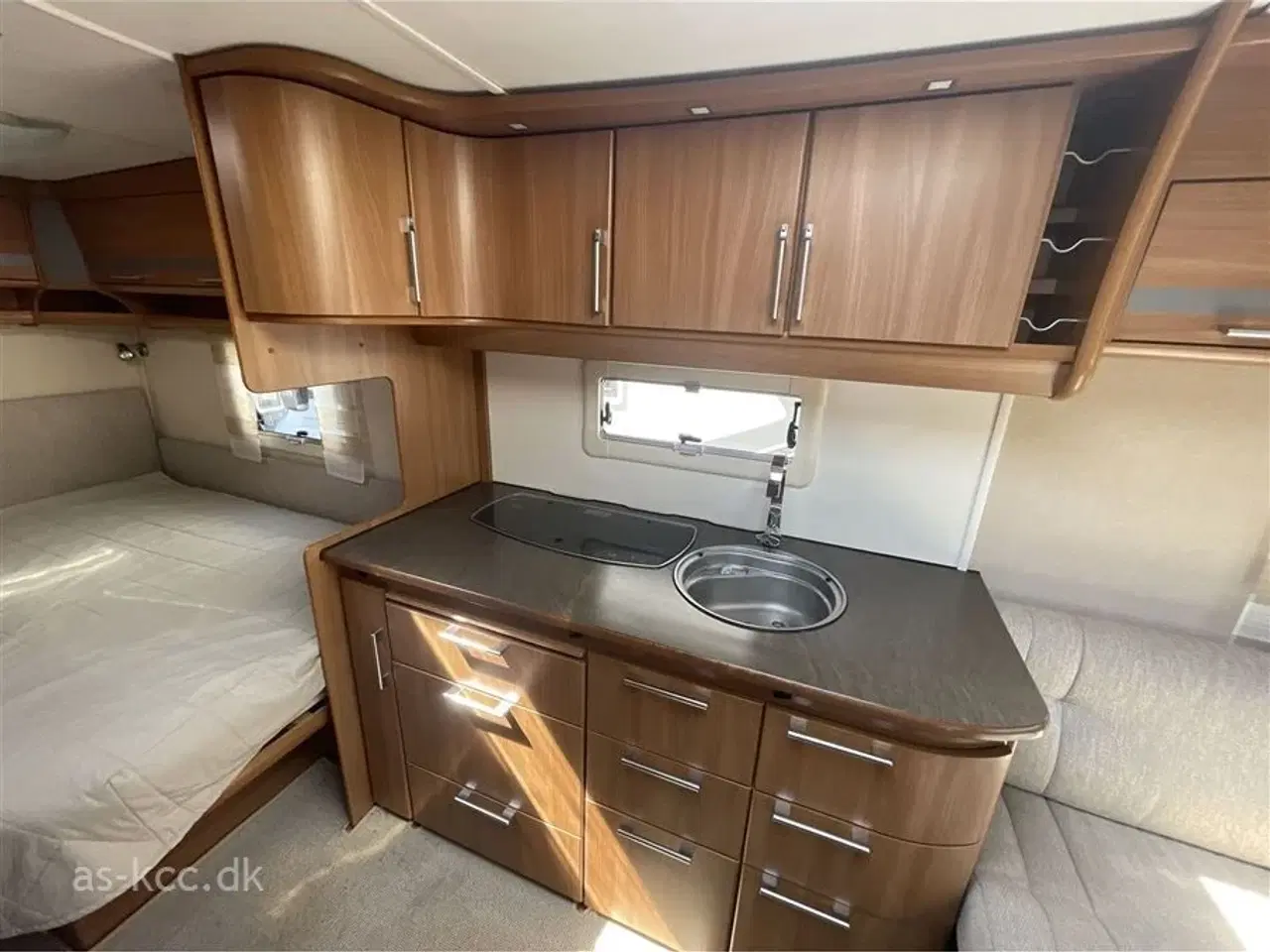 Billede 4 - 2012 - Kabe Classic 520 XL KS   Kabe Classic 520 XL KS årg. 2012. 4 sovepladser, 5 siddepladser, mover Isabella Ventura fortelt, markise, Air con.