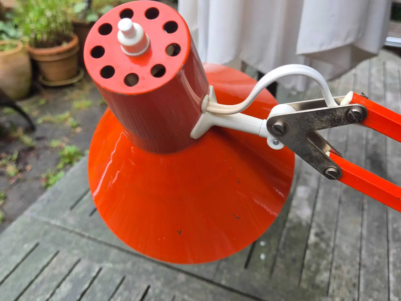 Billede 4 - Orange arkitektlampe med et rødligt strejf 