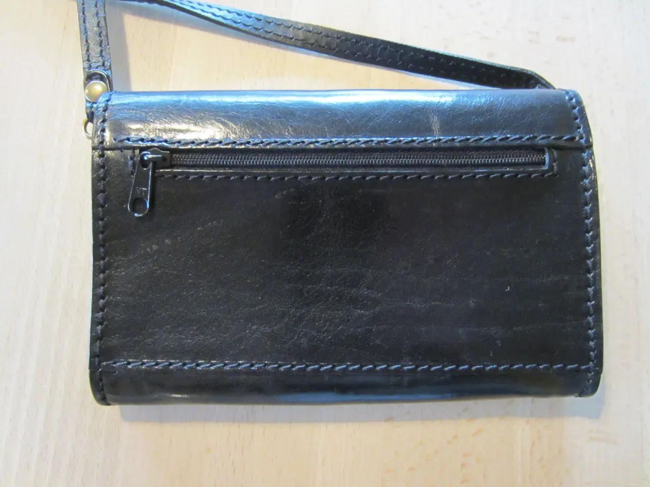 Billede 5 - Festtaske i sort læder fra Gianni Conti