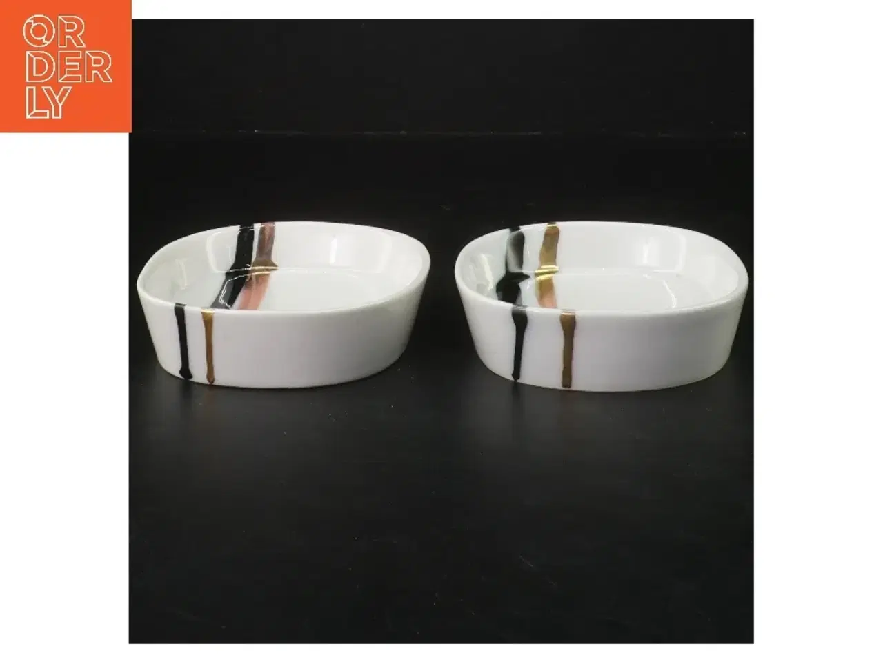 Billede 2 - Royal Copenhagen askebægre af Lin Utzo  (str. 2 styk, 12x11 cm)