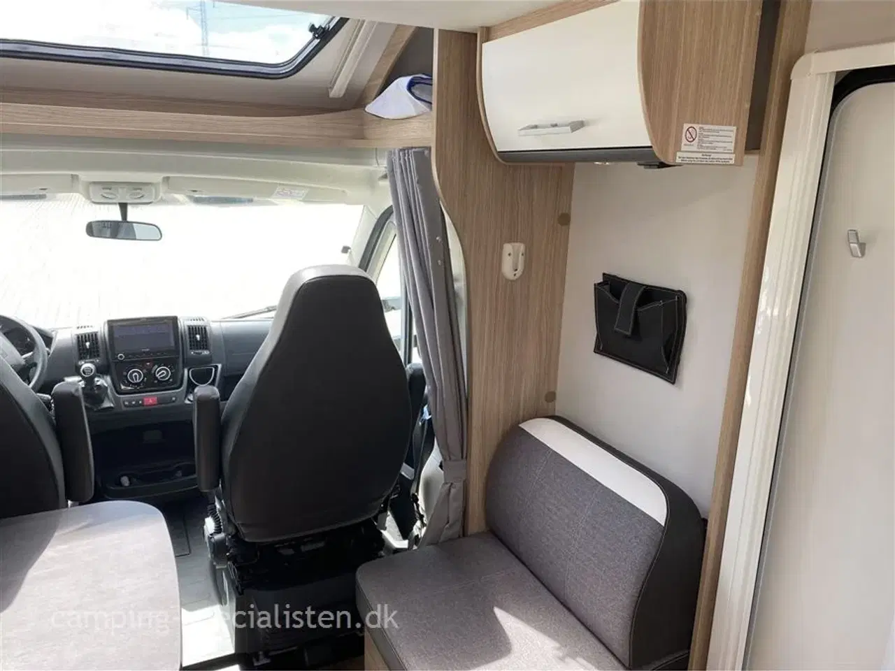 Billede 5 - 2021 - SunLight T 69 L   Flot  Autocamper fra SunLight  model 2021 kan nu Ses hos Camping-Specialisten.dk