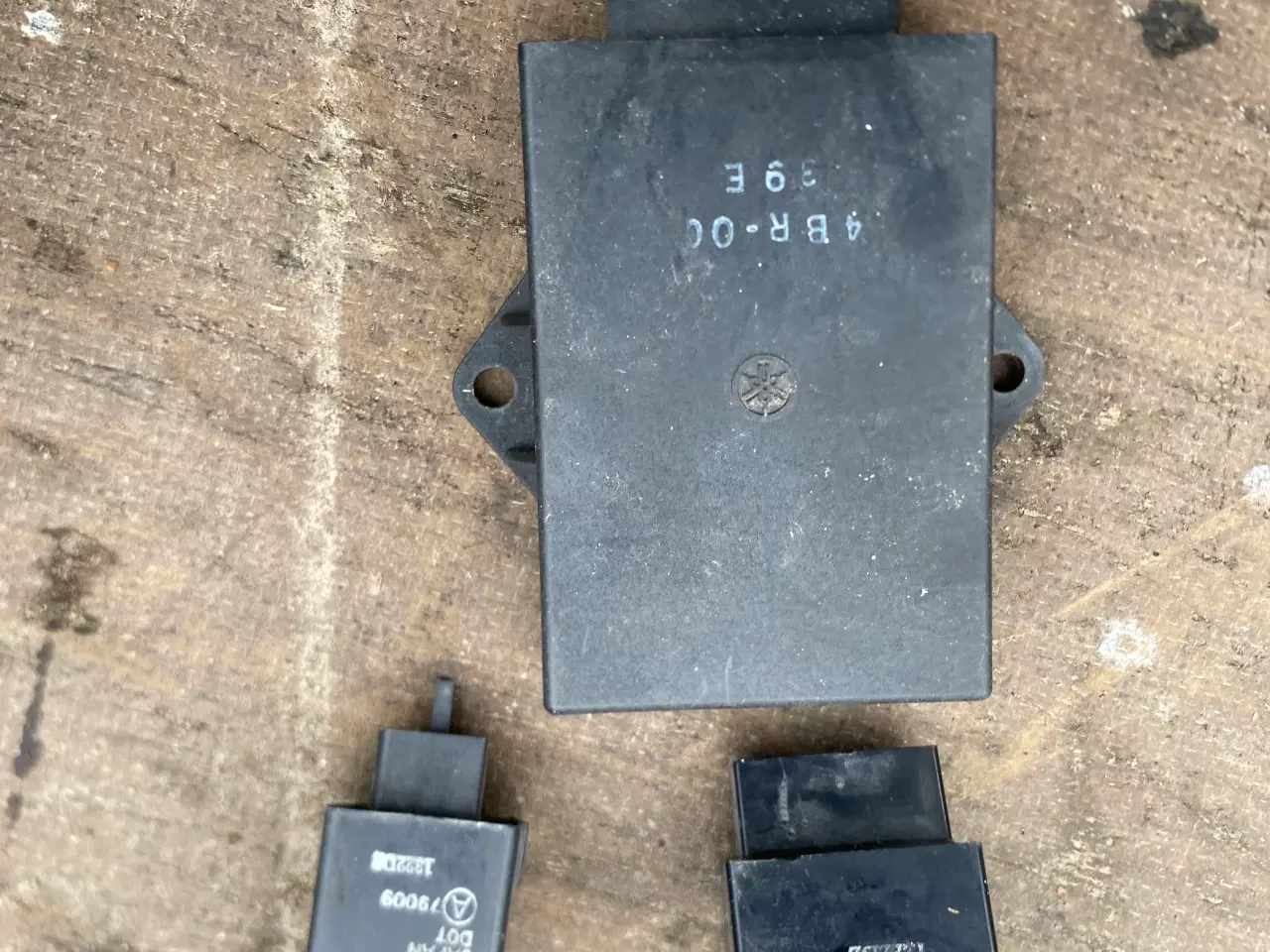 Billede 1 - Yamaha xj 600. To kasser reservedele 