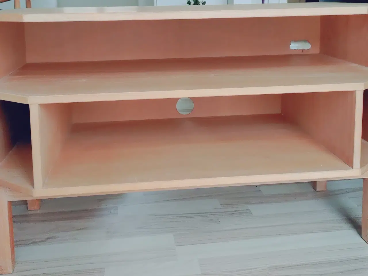 Billede 1 - KLIM stereobænk i sæbebøg