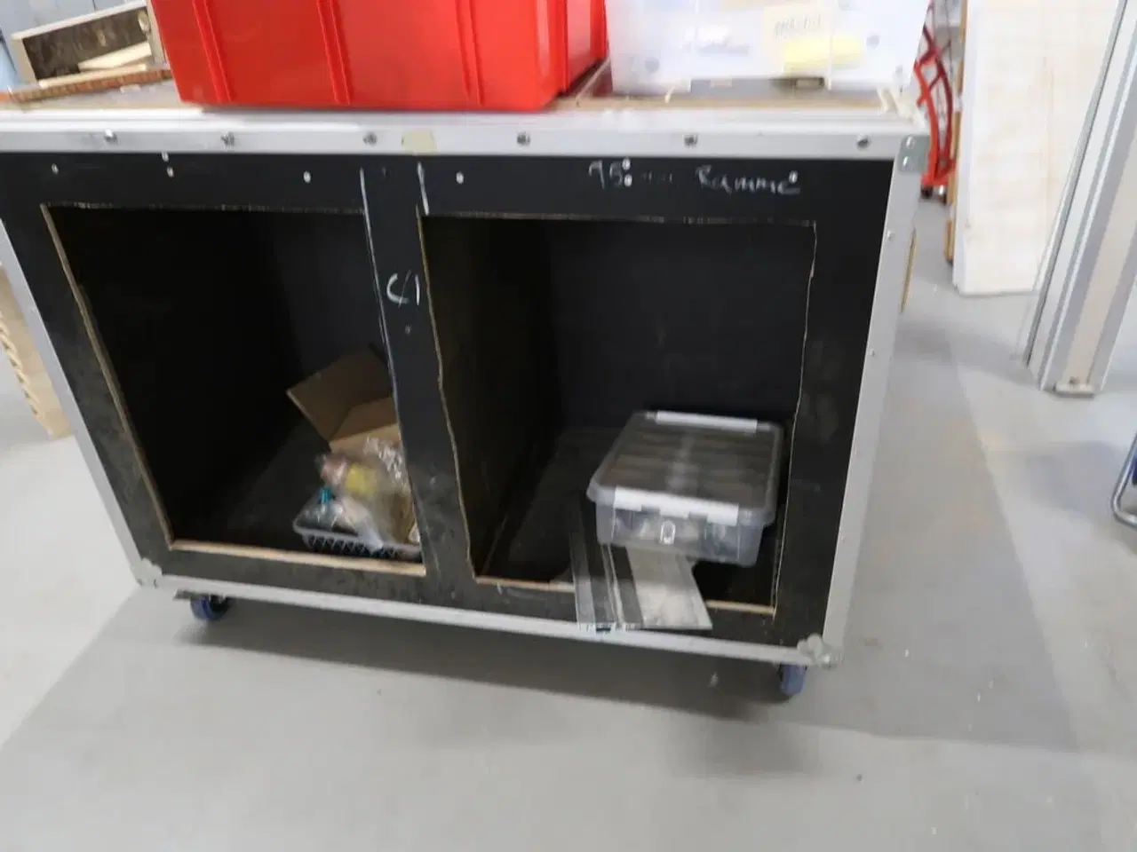 Billede 9 - Højtaler SOUNDKING, flightcase, div. Værktøj, maling m.m.