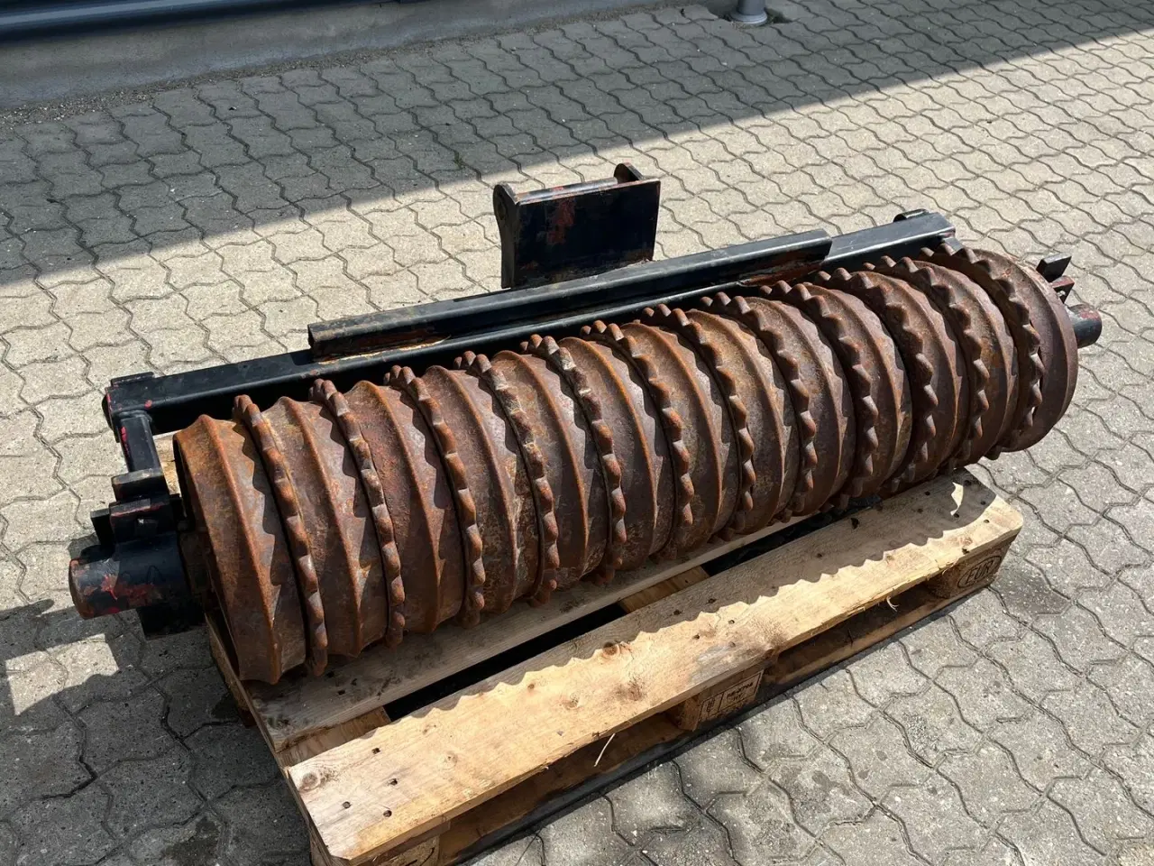 Billede 7 - - - - - - - tromle til gravmaskine