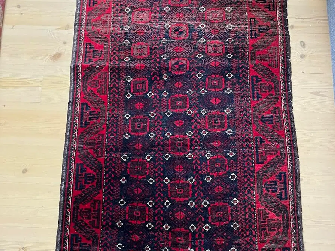 Billede 1 - Ægte tæppe, fra Iran mål 100 x 180 cm