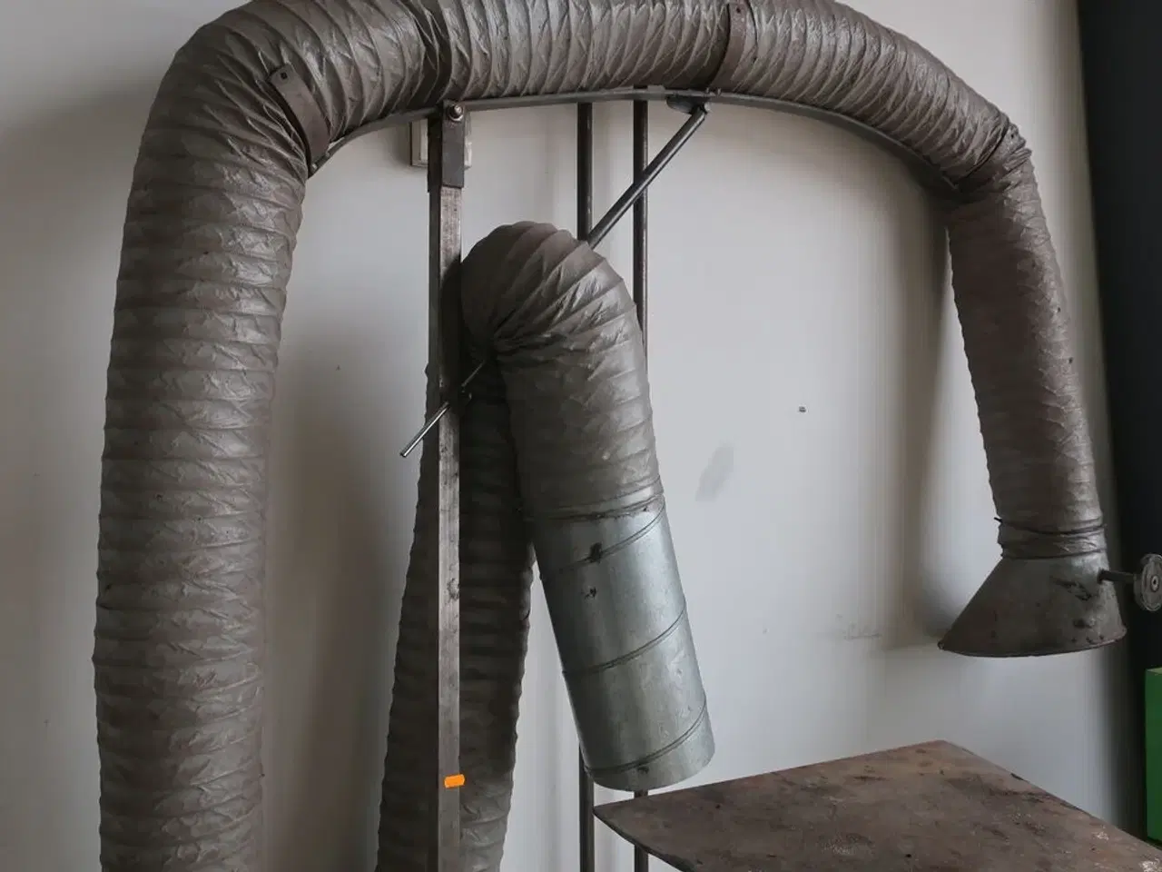 Billede 2 - Stativ til udsugningsslange