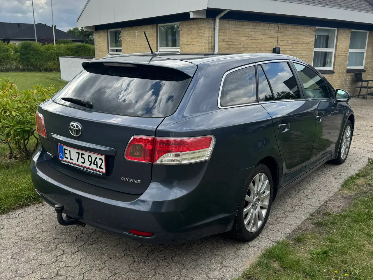 Billede 3 - NYSYNET OG NYSERVICERET TOYOTA AVENSIS