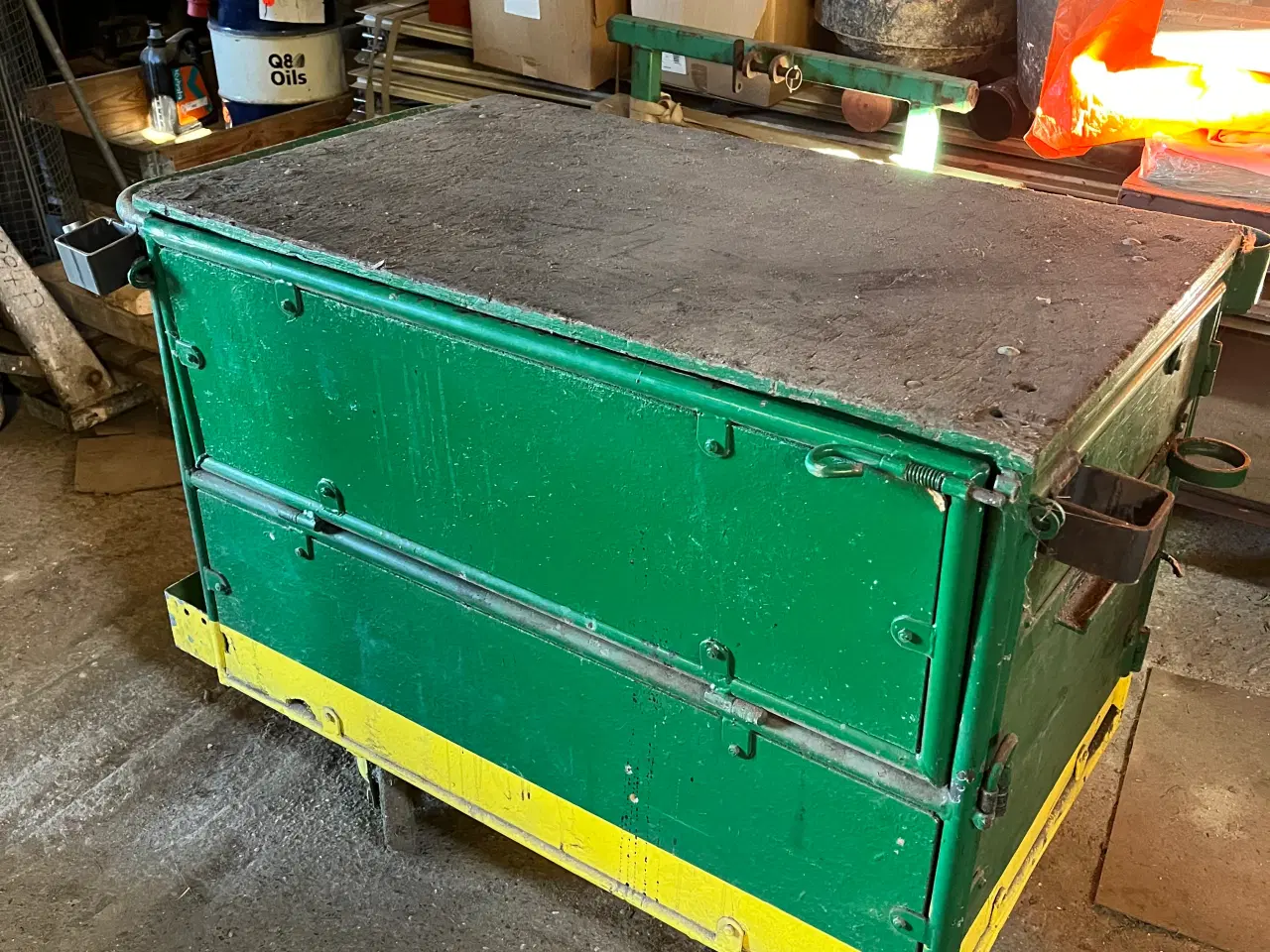 Billede 3 - Kraftig Værkstedsbord på hjul