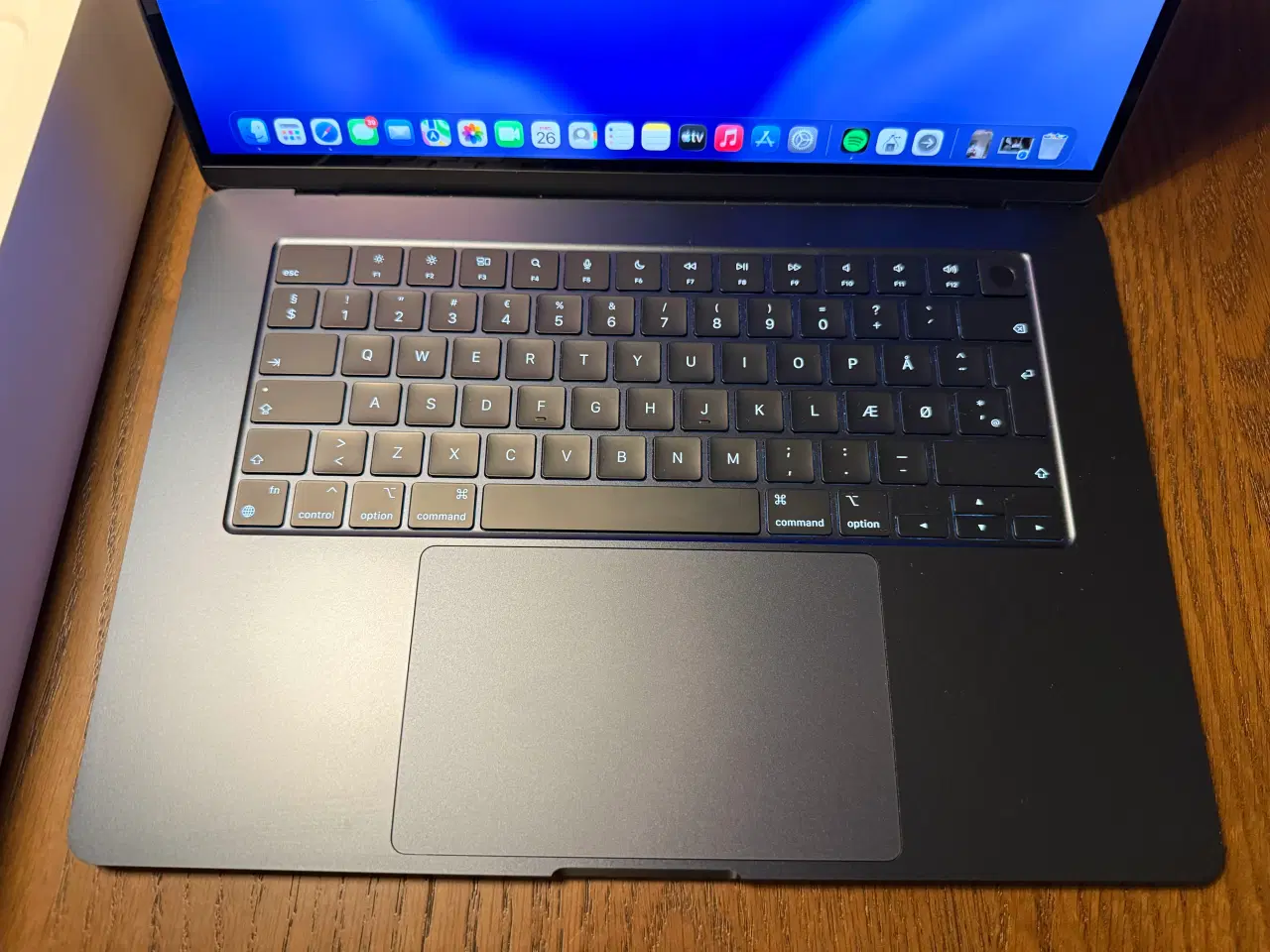 Billede 3 - MacBook Air 15” M2 8/256 GB 2023 99% batteri