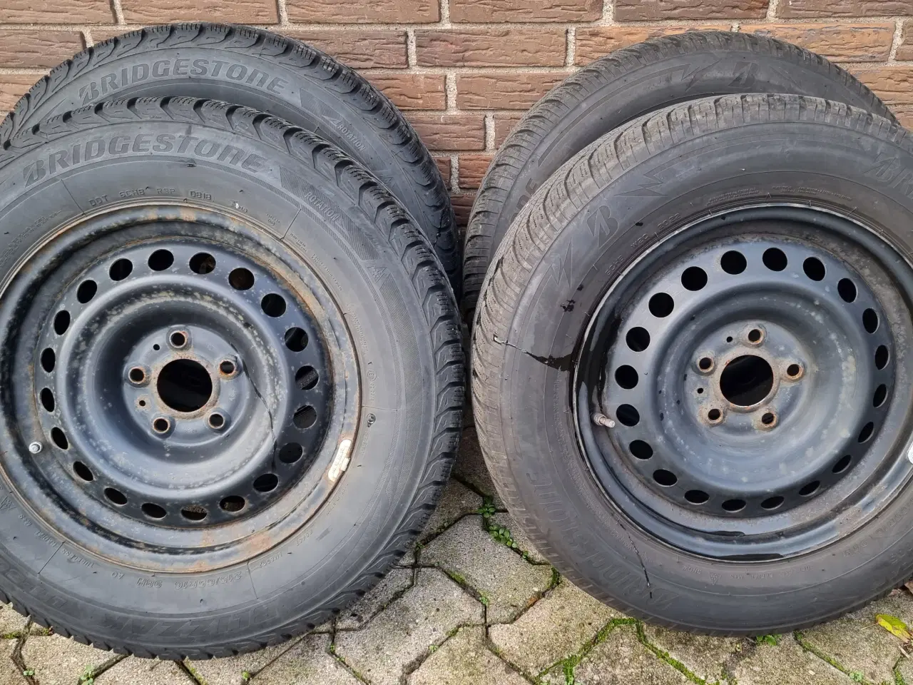 Billede 1 - Originale Nissan stålfælge med Blizzak vinterdæk