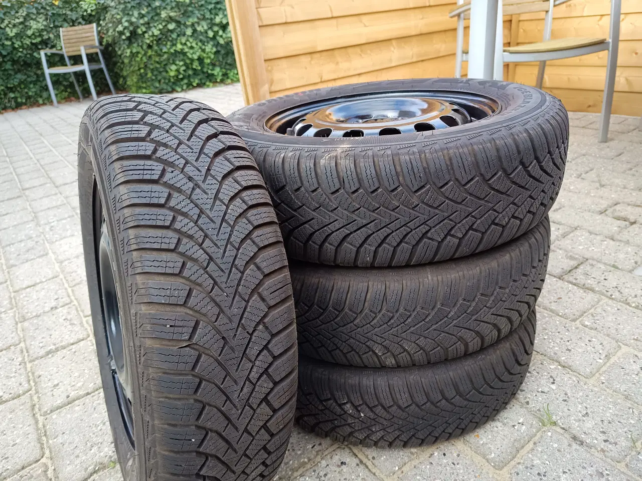 Billede 1 - Vinterdæk på stålfælge, brugt en sæson, 175/65 