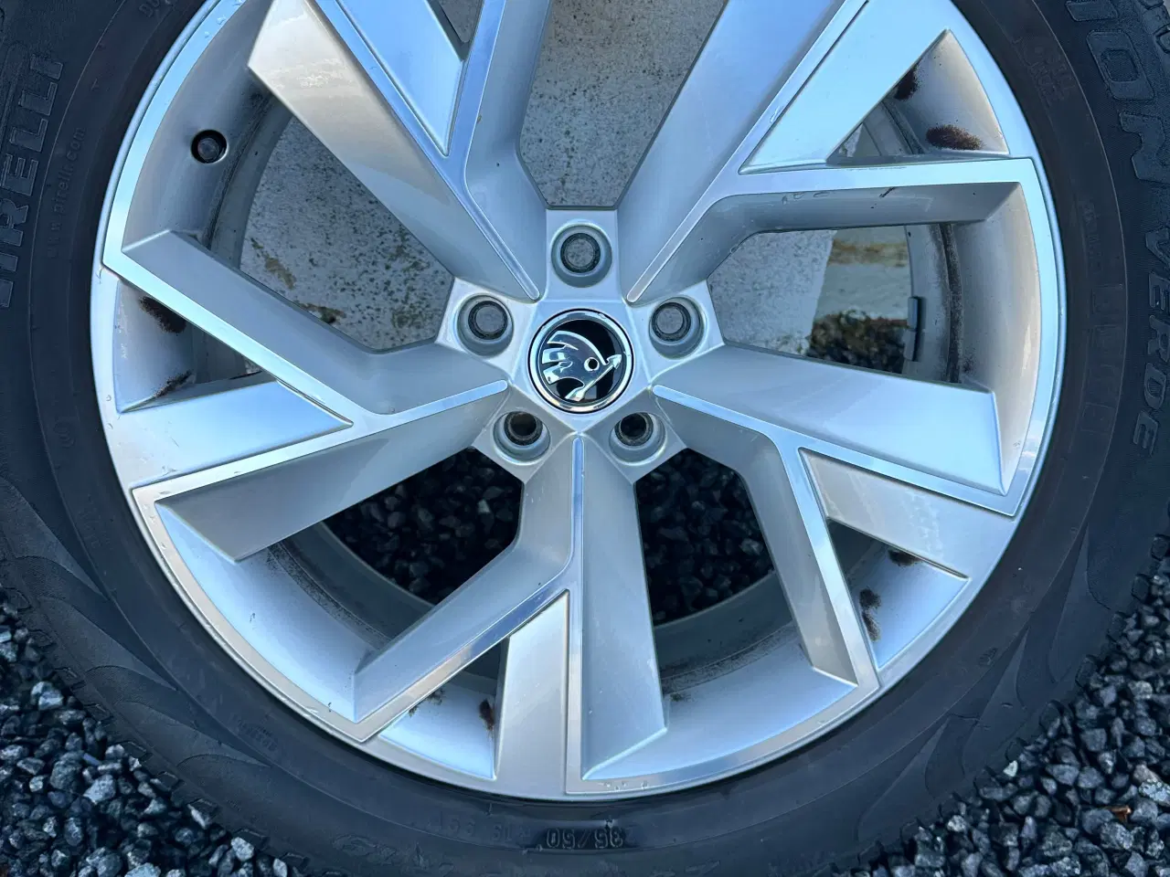 Billede 1 - Originale Skoda 19” fælge med sommerdæk