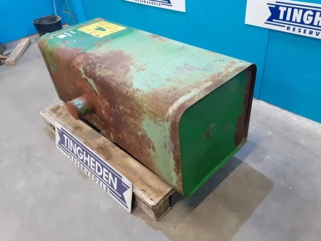 Billede 3 - John Deere 1075 Dieseltank AZ25904
