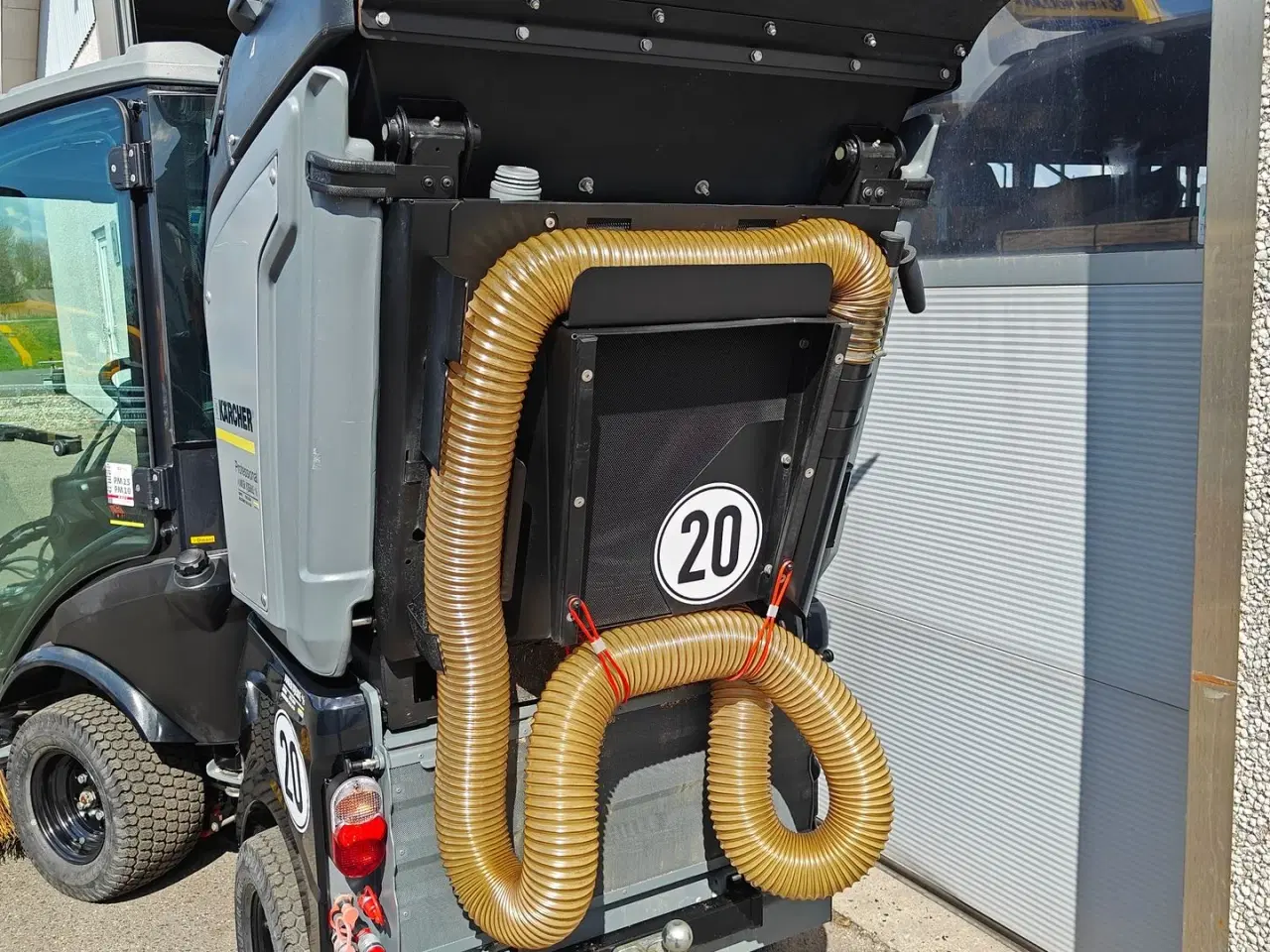 Billede 7 - Kärcher MIC 26 Med komplet feje/sug