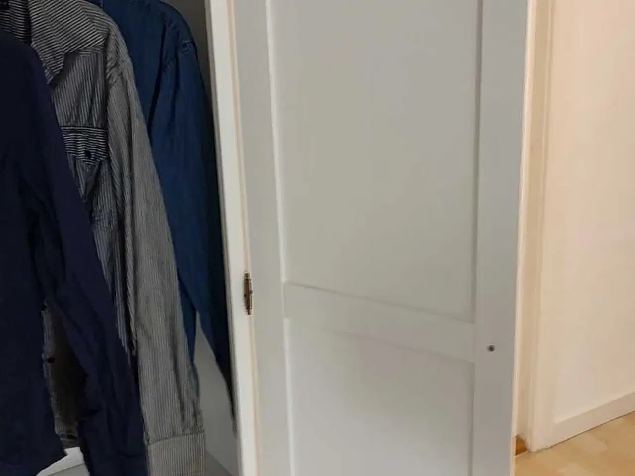 Billede 8 - Ny malet Karlekammerskab