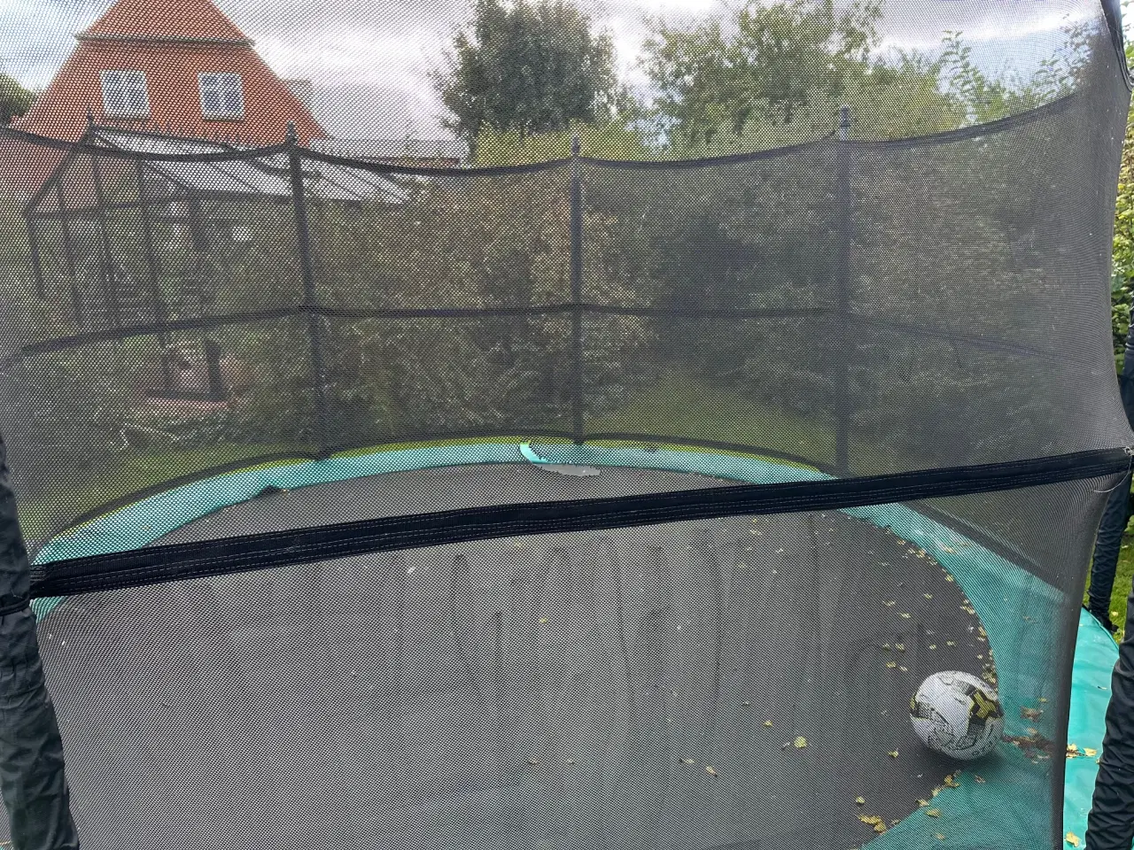 Billede 1 - Trampolin (Berg 4.3 m) gives bort