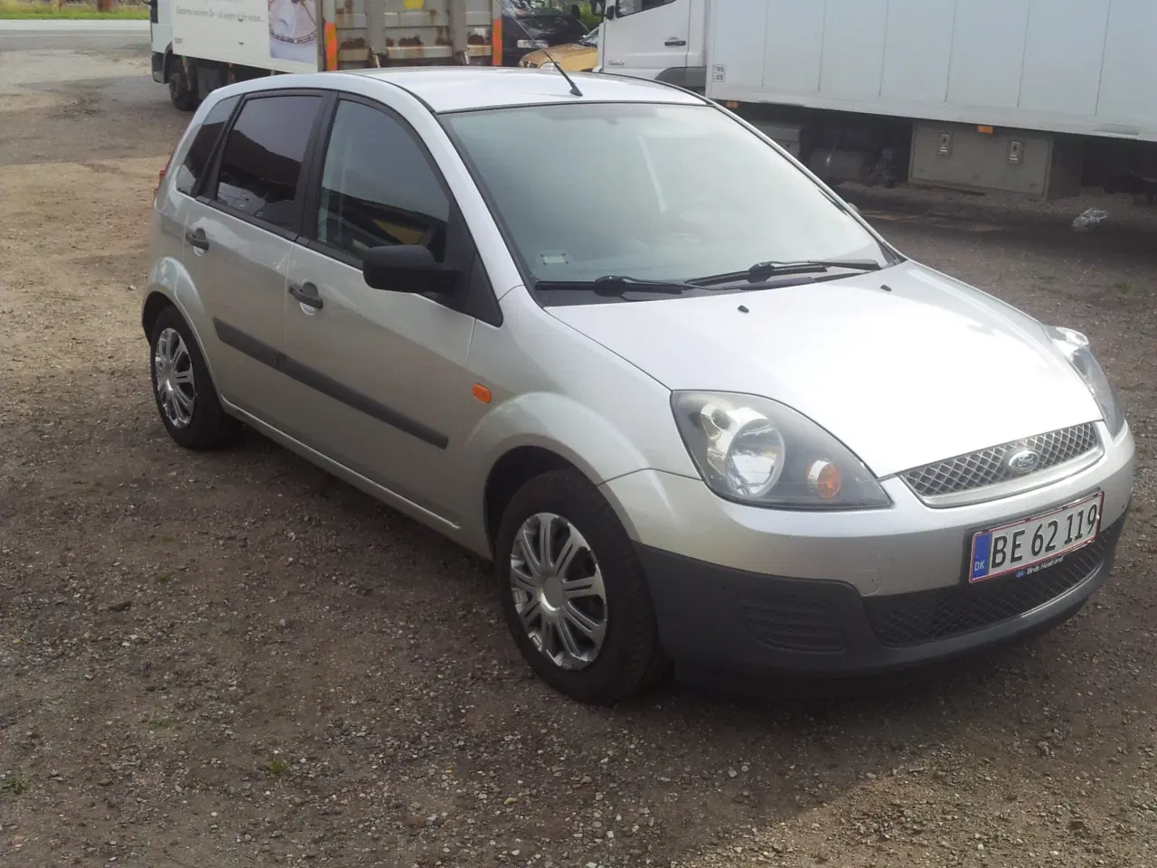Billede 1 - % dørs Ford Fiesta årg. 2008. U.syn. 2 dyser def. 