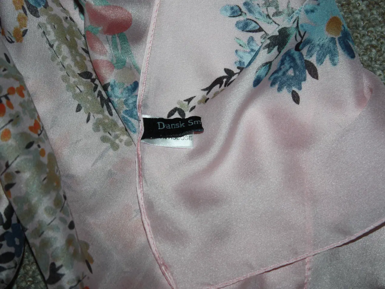 Billede 3 - Dansk Smykkekunst tørklæde / pareo 176 cm x 91 cm