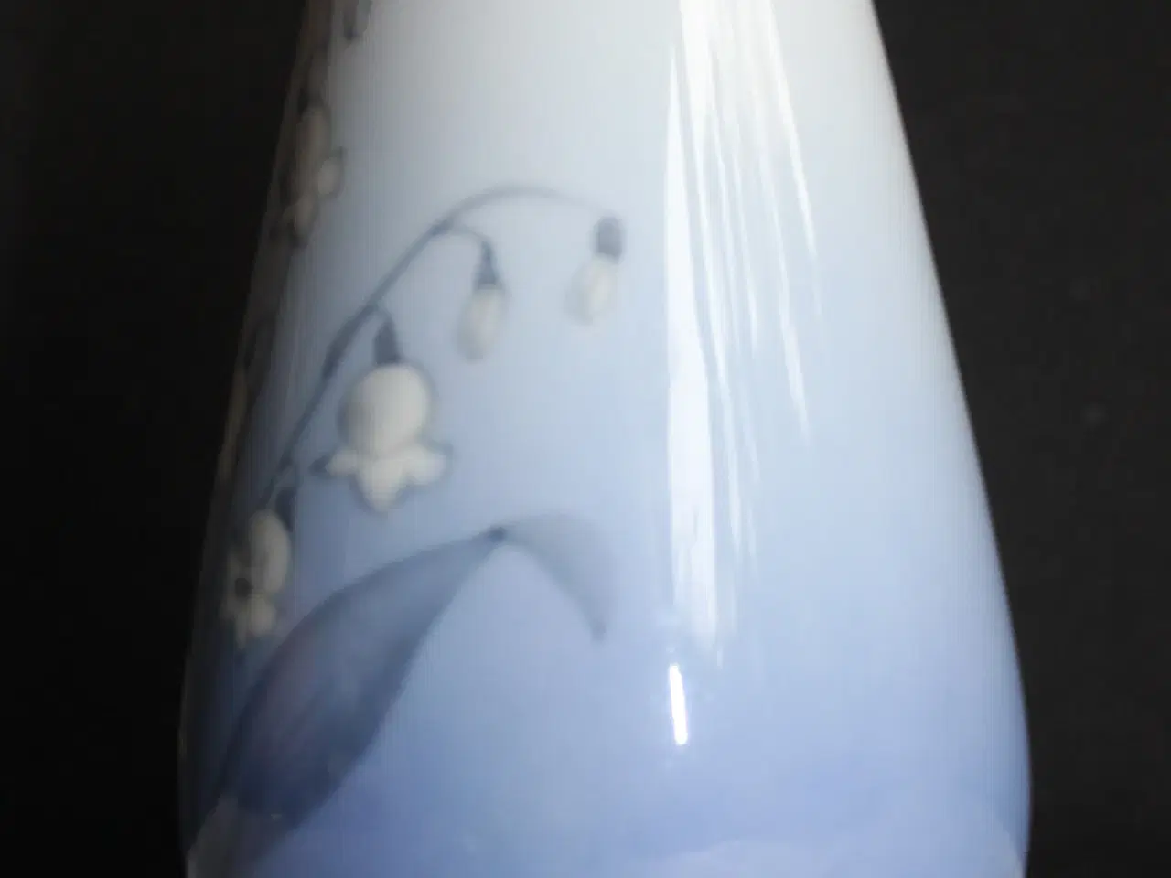 Billede 3 - Vase med liljekonval fra Bing og Grøndahl