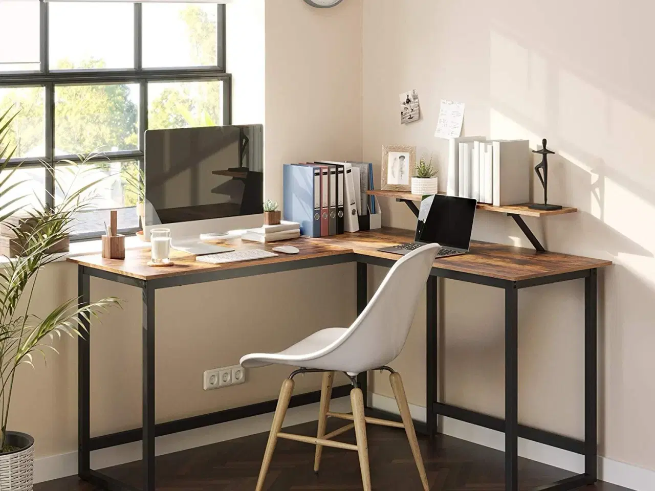 Billede 3 - Skrivebord i L-form VASAGLE med skærmhylde, pladsbesparende, justerbare fødder, metalstel, rustik brun, 140 × 130 × 76/91,5 cm