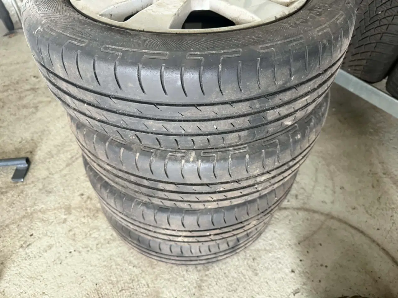 Billede 2 - 14" Suzuki alufælge med sommerdæk