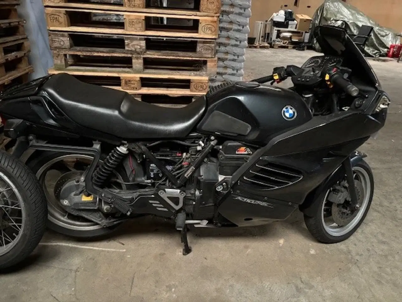 Billede 1 - BMW K1100RS 1993 - Køb løse dele eller komplet MC