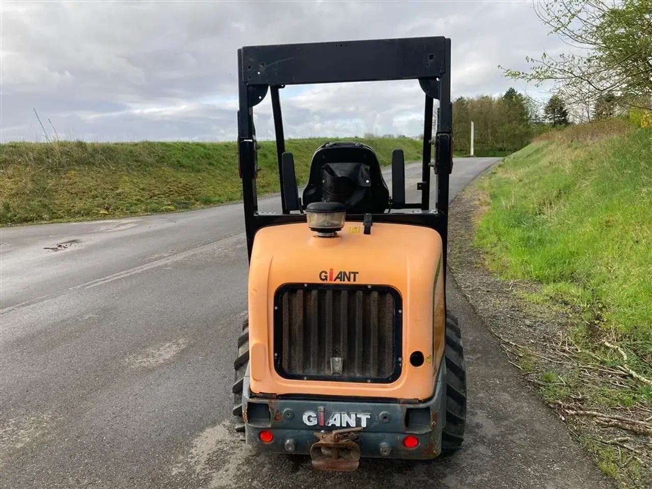 Billede 6 - Giant 452 T HD, Minilæsser. Skovl og Pallegafler