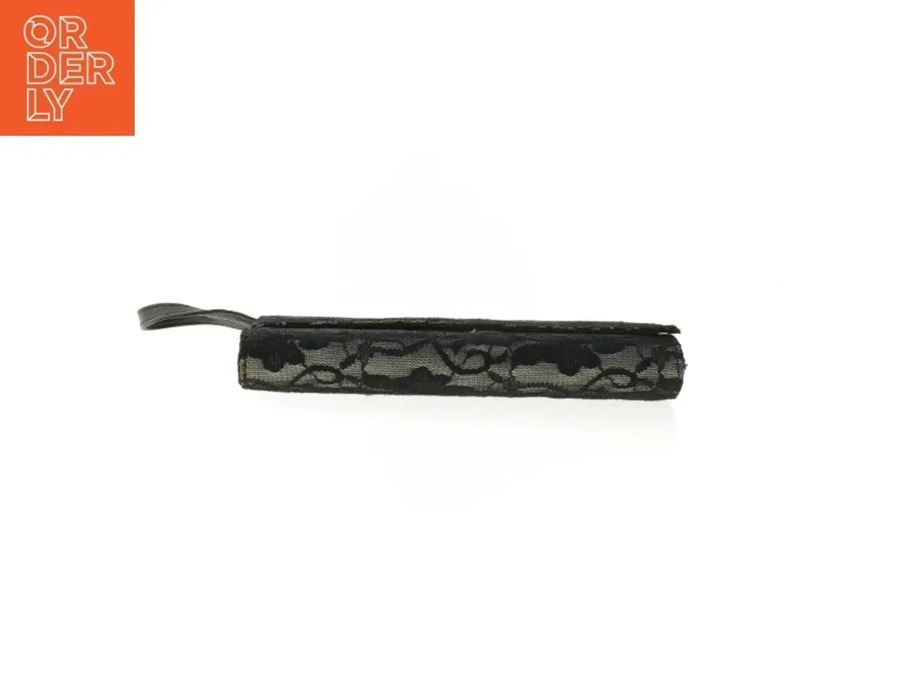 Billede 3 - Sort blomstret clutch med håndledsrem (str. 12x21x2 cm)