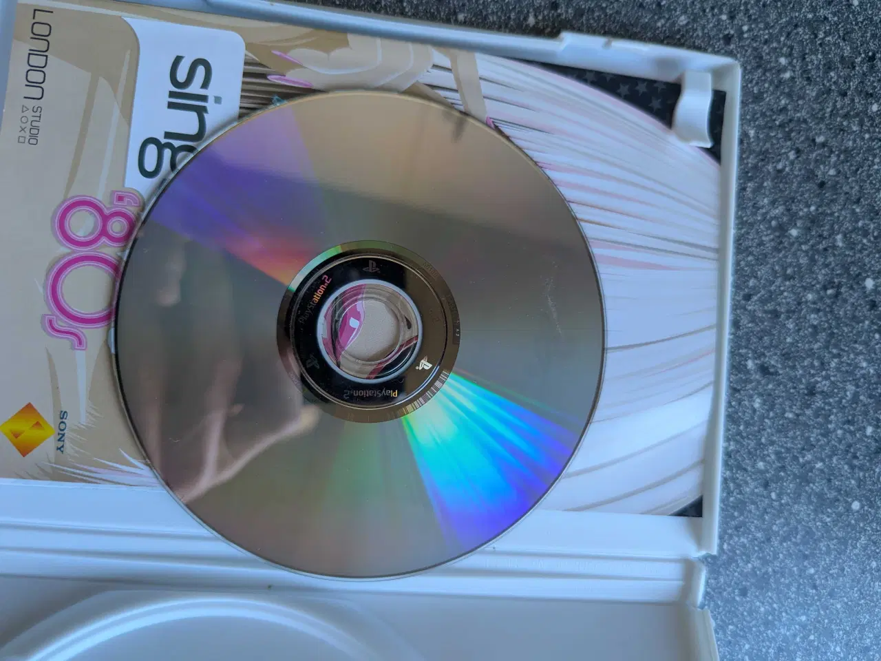 Billede 16 - Ps2 singstar pakke 4 spil/ 6 microfoner 