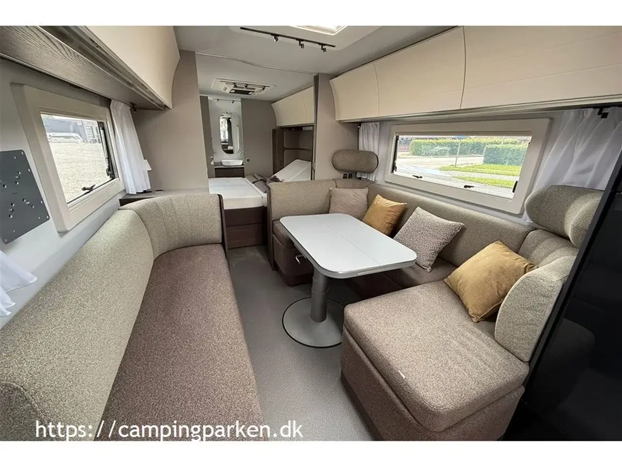 Billede 2 - 2023 - Adria Alpina 663 HT TWIN AXEL Alde Centralvarme   Lækker Adria Alpina 663 HT luksus helårsvogn med rigtig meget udstyr!