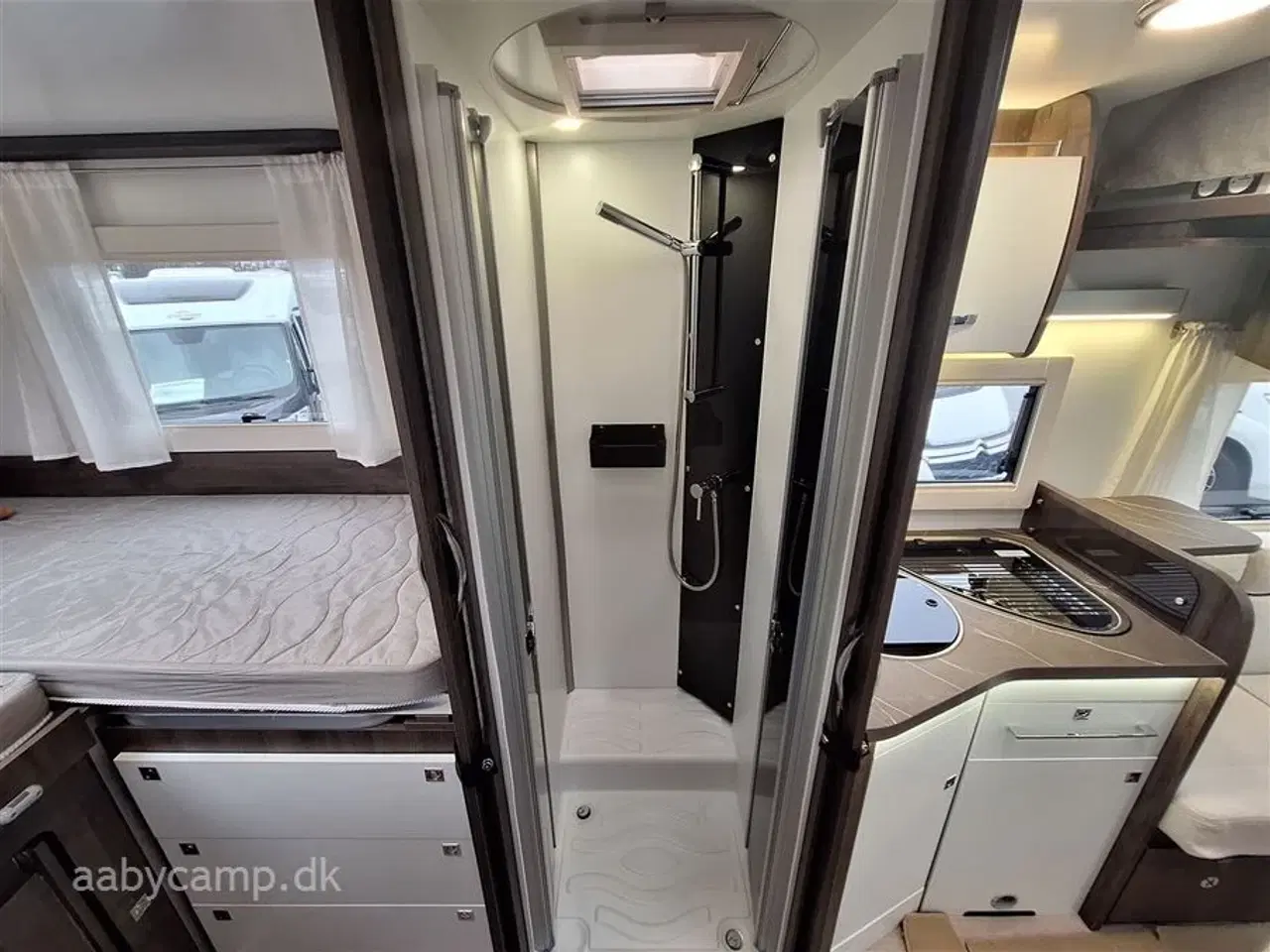 Billede 18 - 2024 - Benimar Tessoro T468 Special Edition Automat gear. NK pakke. varme i spildevandstank. bakkamera. markise. lithium batteri. cykelstativ.