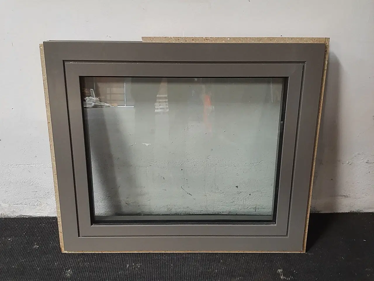 Billede 1 - Sidehængt vindue, alu, 880x65x750mm, venstrehængt, grå