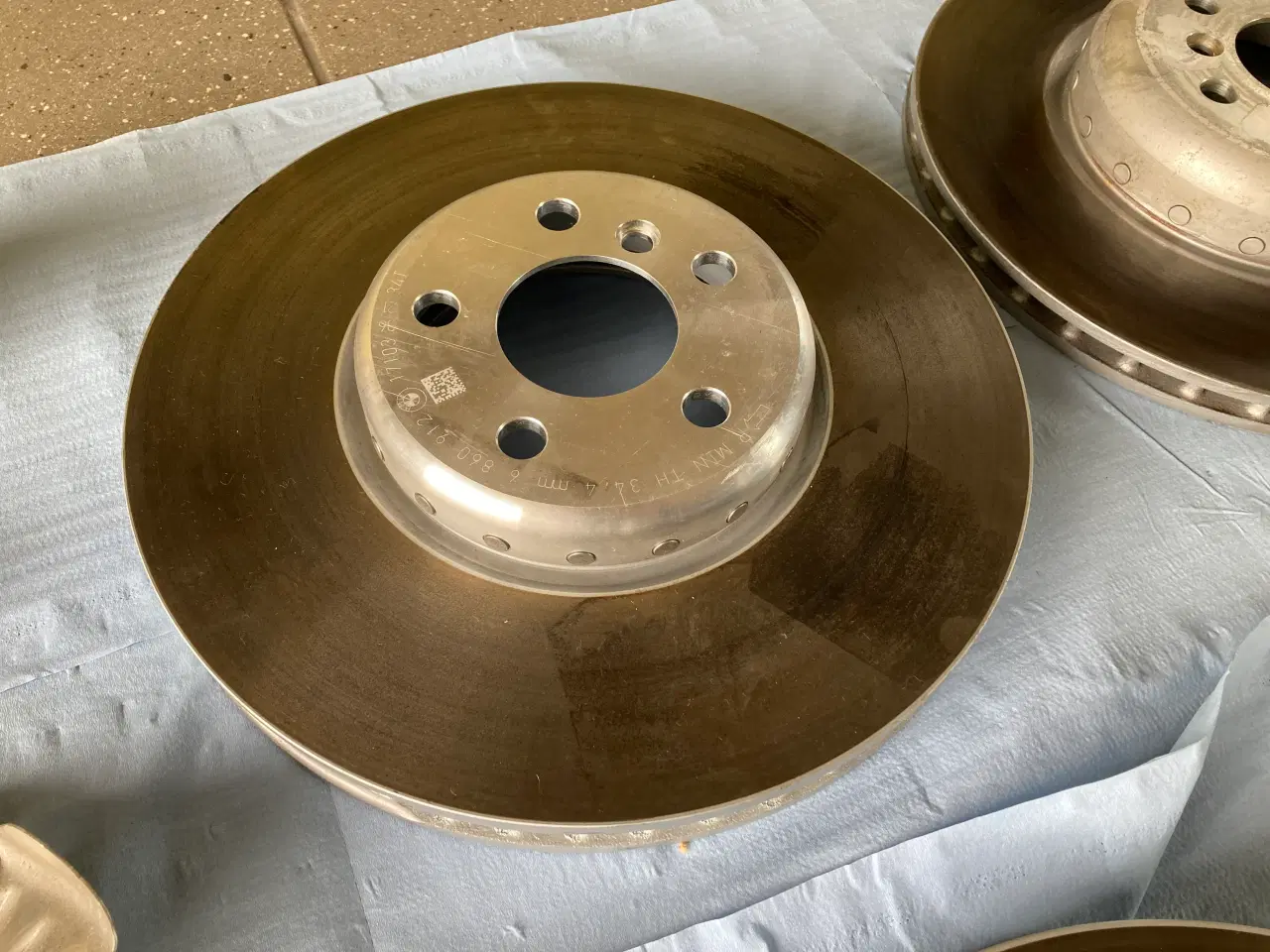 Billede 3 - Bremseskiver til BMW G30 og G31. "Fabriksnye"