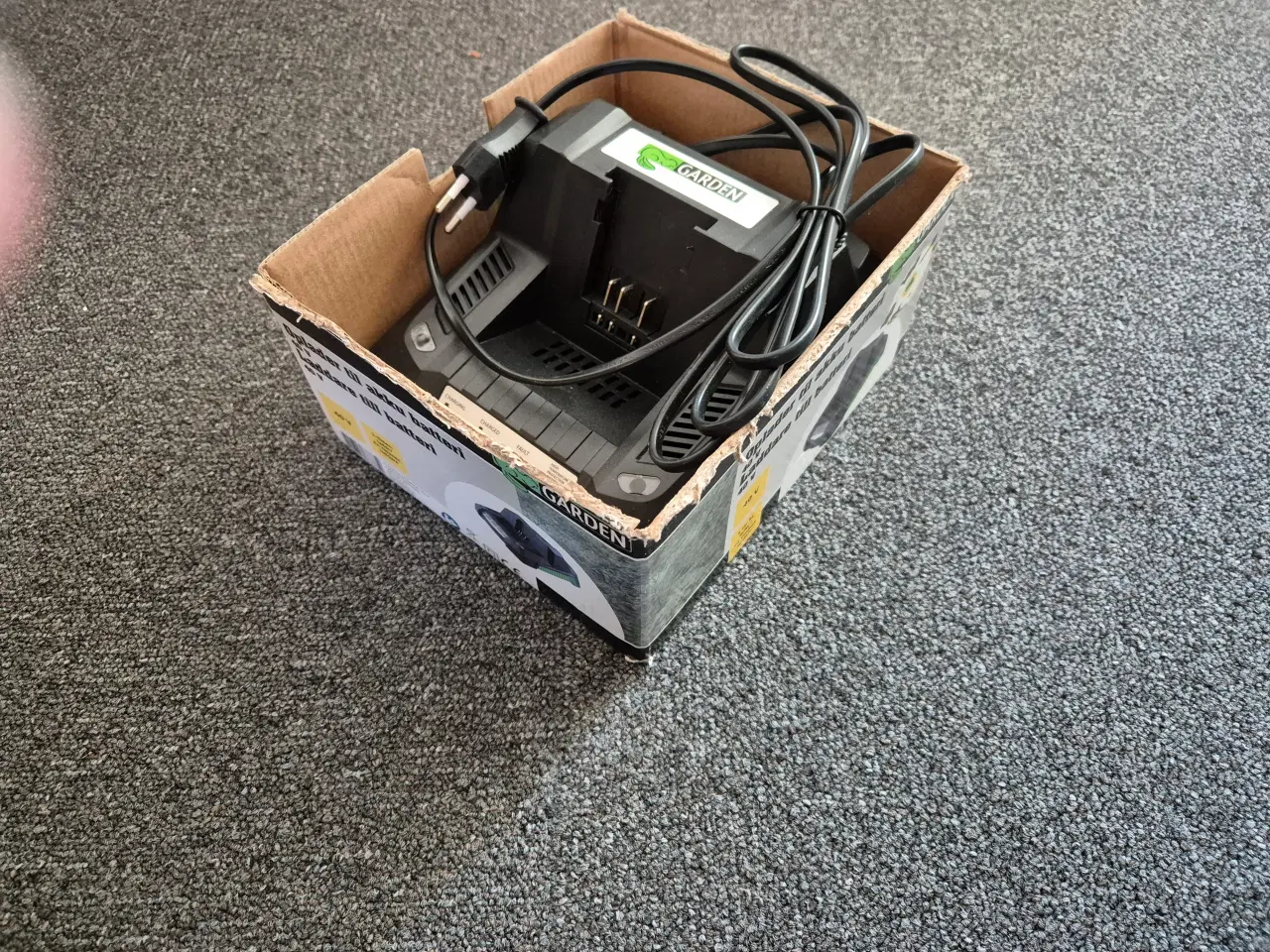 Billede 4 - Oplader til Garden 40V 2,5AH batteri