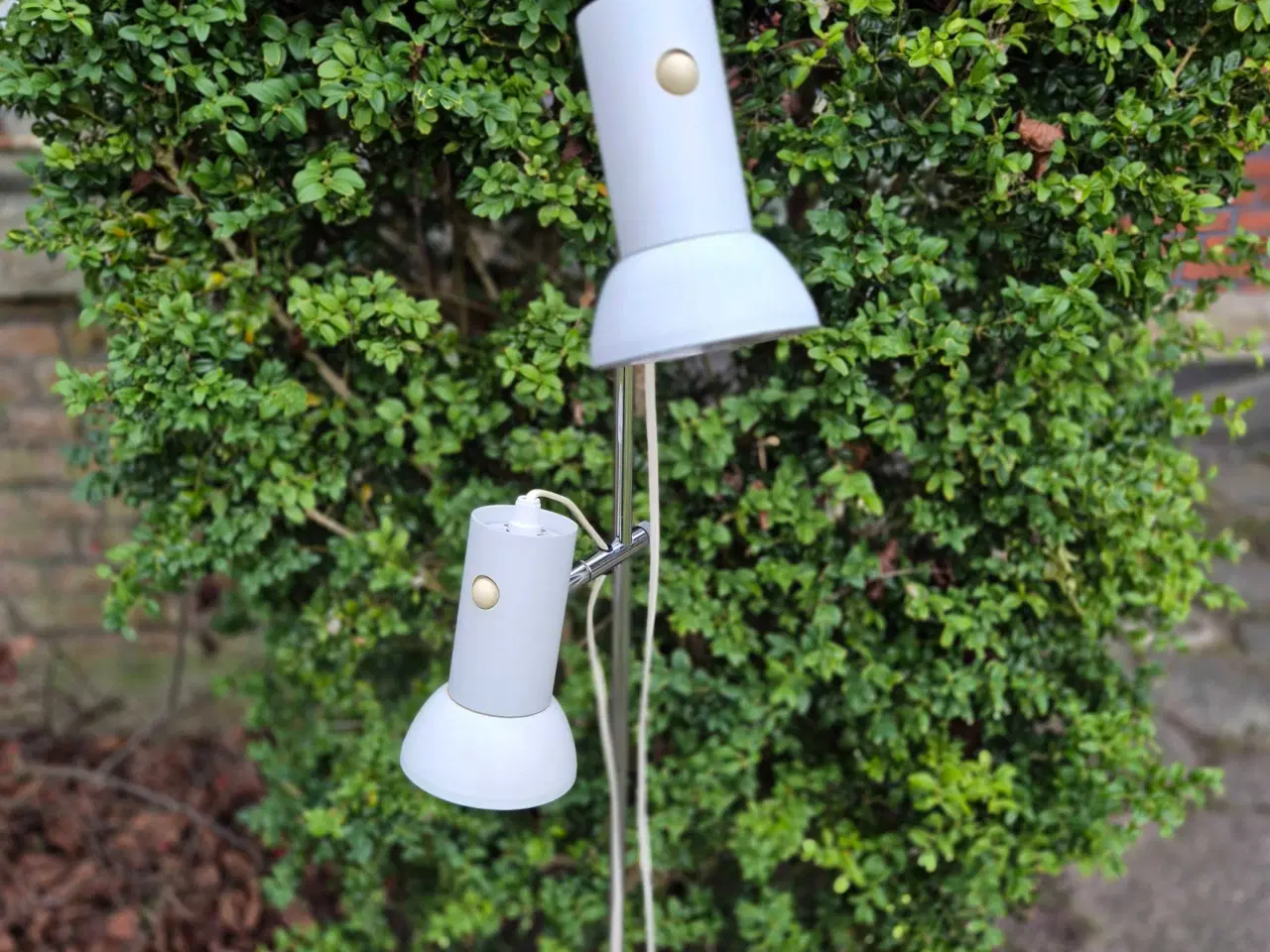 Billede 13 - Hvid gulvlampe med søde afbrydere