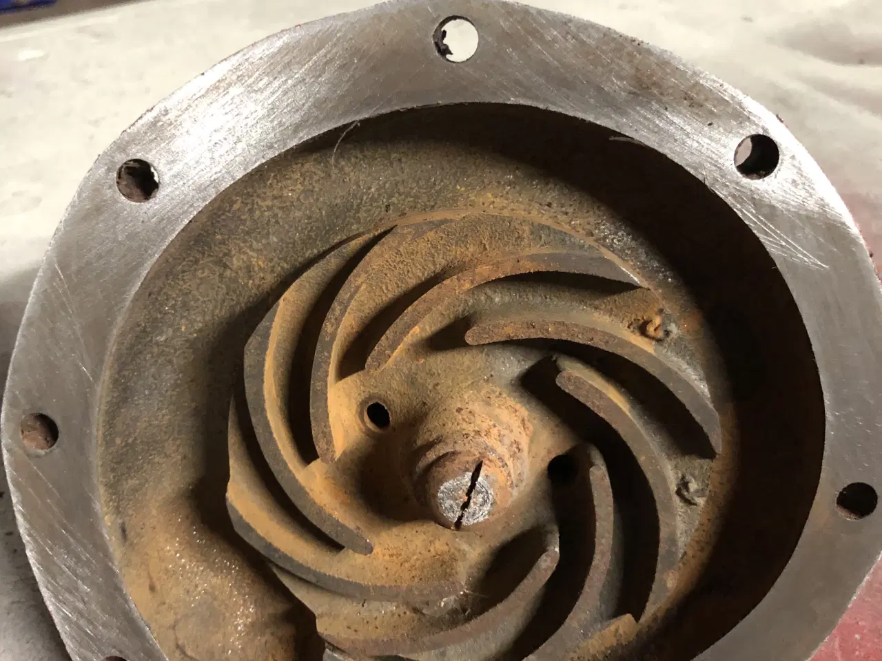 Billede 2 - IH vandpump