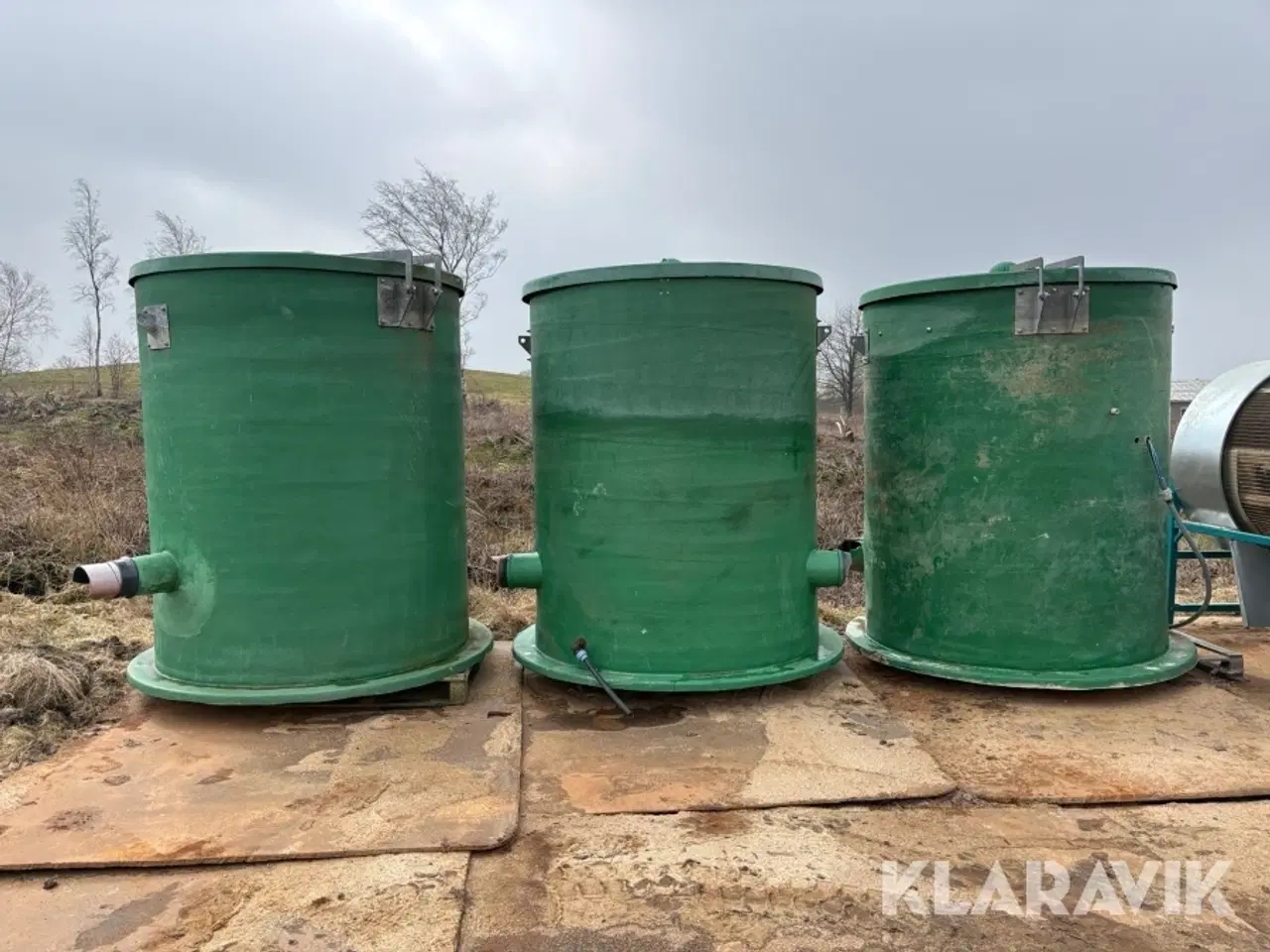 Billede 2 - Gyldebeholdere med pumpe 3 styk