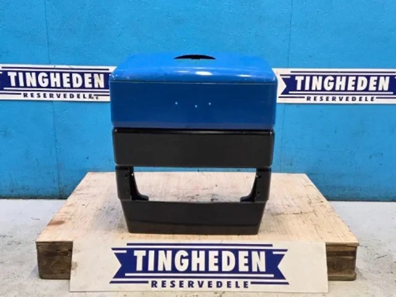 Billede 1 - New Holland 8340 Front Hjelm