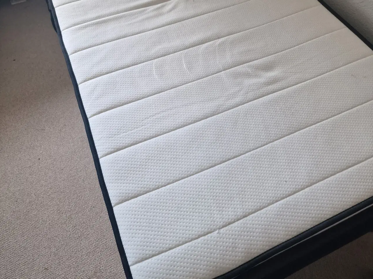 Billede 1 - Elevationsseng MED topmadras 