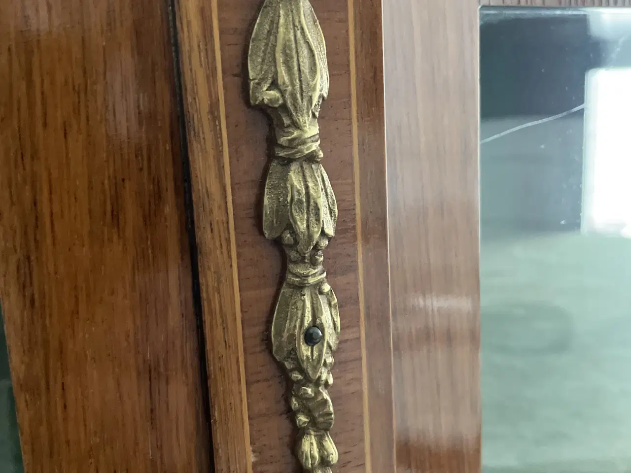 Billede 10 - Meget velholdt vitrineskab 